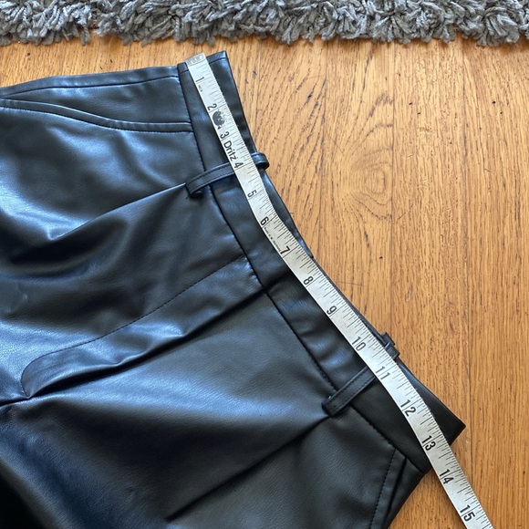 ZARA Faux Leather High Waisted Pleated Shorts Size XS - Picture 9 of 12